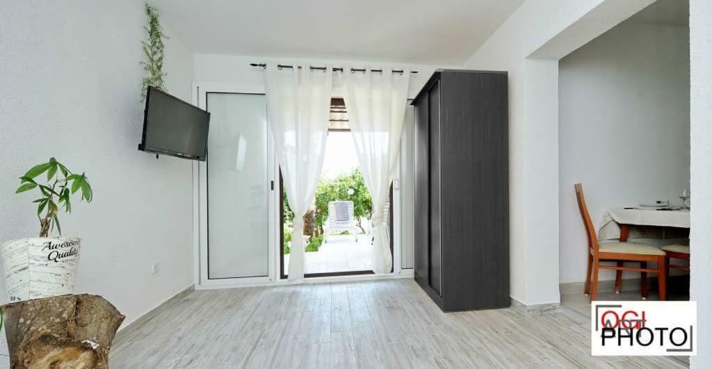 Apartments Marcela Stari Grad  Bagian luar foto